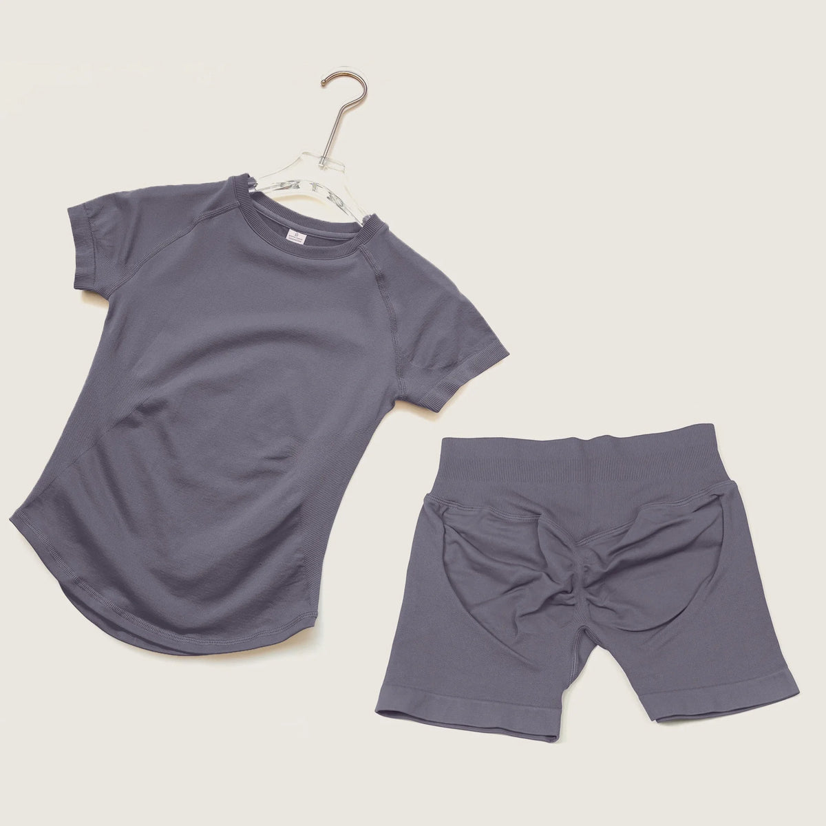 Conjunto Deportivo Top Corto y Leggings – imagen 20
