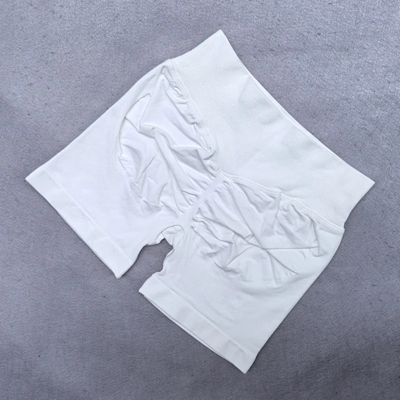 Conjunto Deportivo Halter Acolchado con Shorts Scrunch – imagen 12
