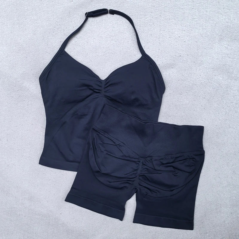 Conjunto Deportivo Halter Acolchado con Shorts Scrunch – imagen 13