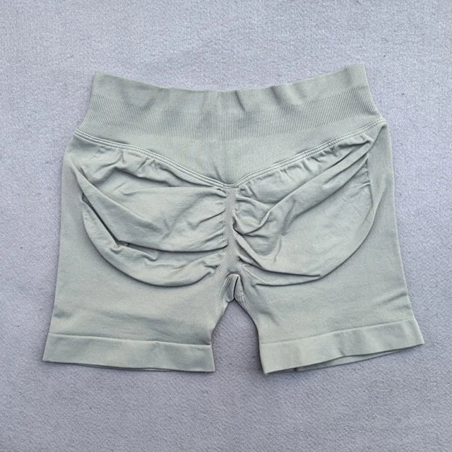 Conjunto Deportivo Halter con Shorts Scrunch de Tiro Bajo – imagen 21