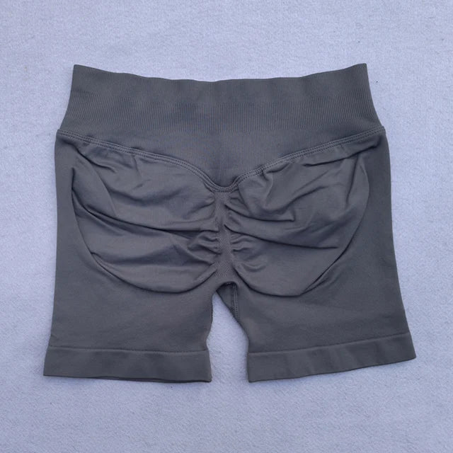 Conjunto Deportivo Halter con Shorts Scrunch de Tiro Bajo – imagen 11