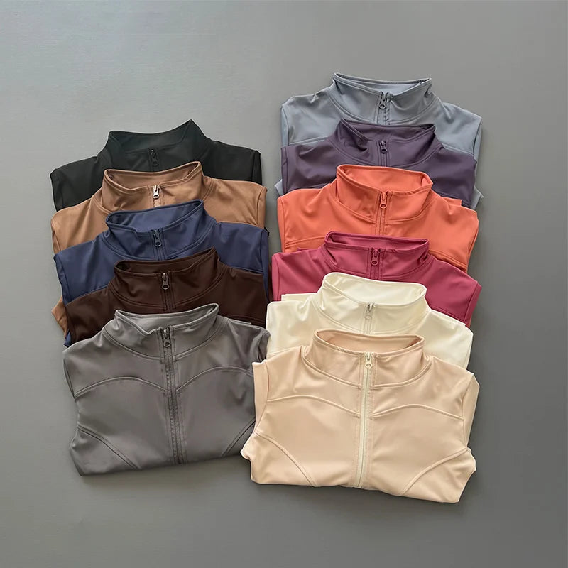 Chaqueta Deportiva Entallada de Cuello Alto para Mujer