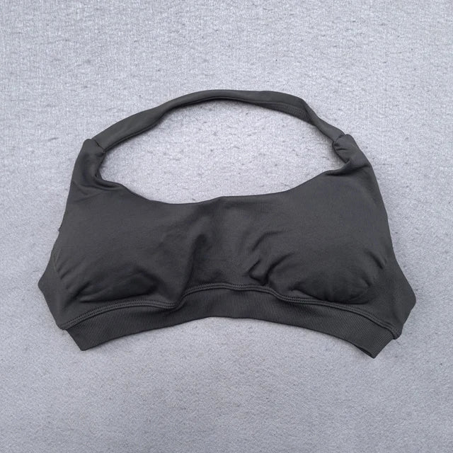 Conjunto Deportivo Halter con Shorts Scrunch de Tiro Bajo – imagen 14