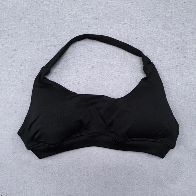 Conjunto Deportivo Halter con Shorts Scrunch de Tiro Bajo – imagen 15