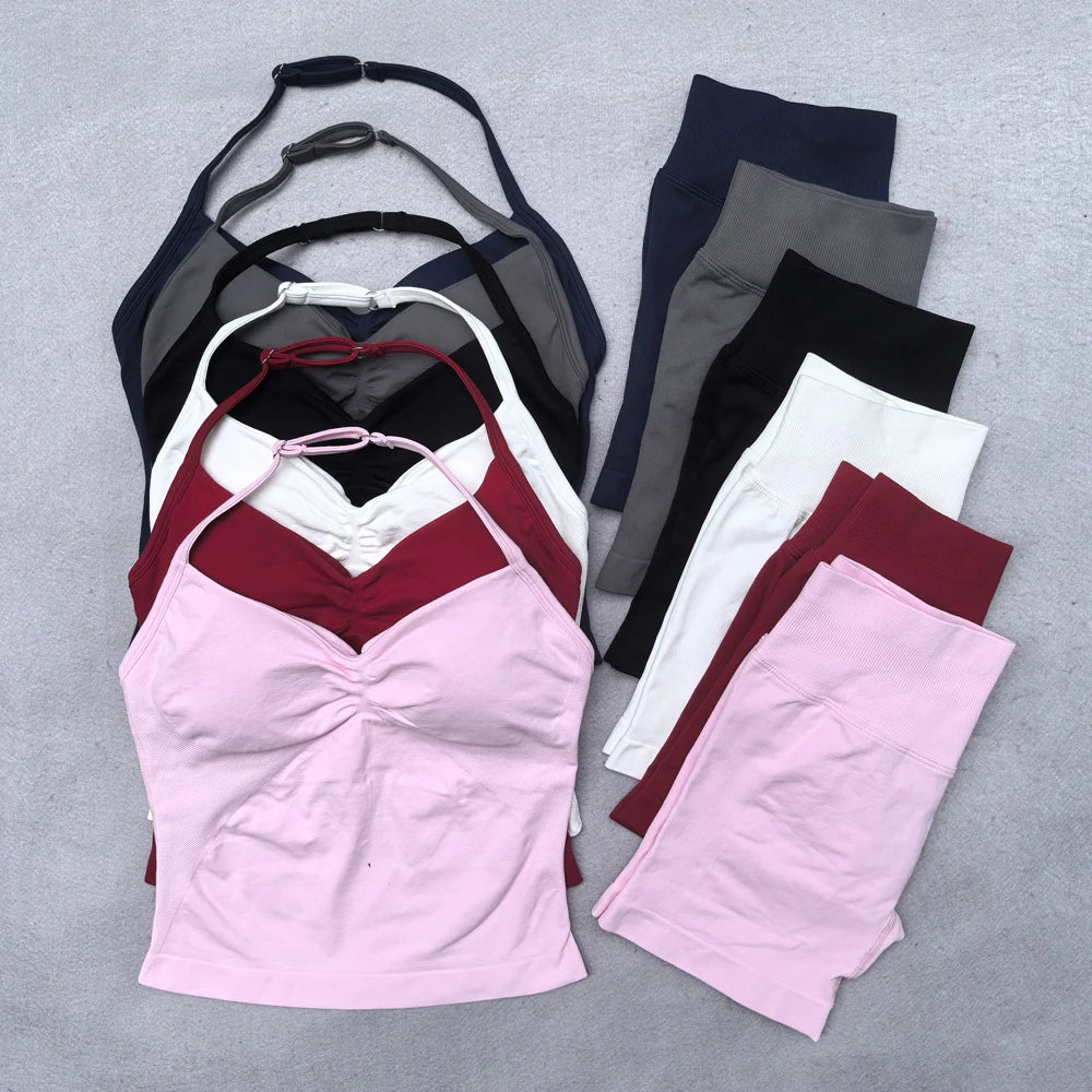 Conjunto Deportivo Halter Acolchado con Shorts Scrunch