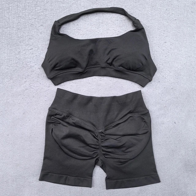 Conjunto Deportivo Halter con Shorts Scrunch de Tiro Bajo – imagen 16