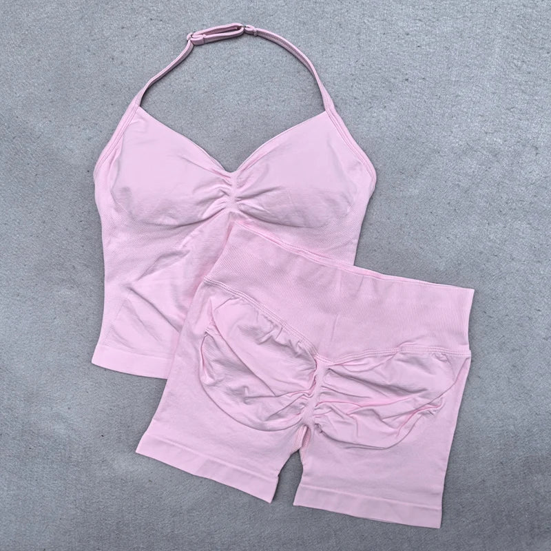 Conjunto Deportivo Halter Acolchado con Shorts Scrunch – imagen 7