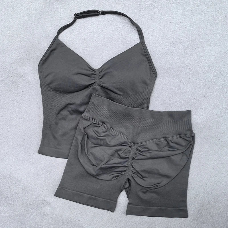 Conjunto Deportivo Halter Acolchado con Shorts Scrunch – imagen 20