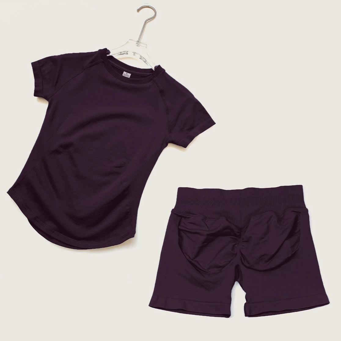 Conjunto Deportivo Top Corto y Leggings – imagen 16