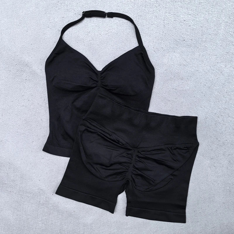 Conjunto Deportivo Halter Acolchado con Shorts Scrunch – imagen 18